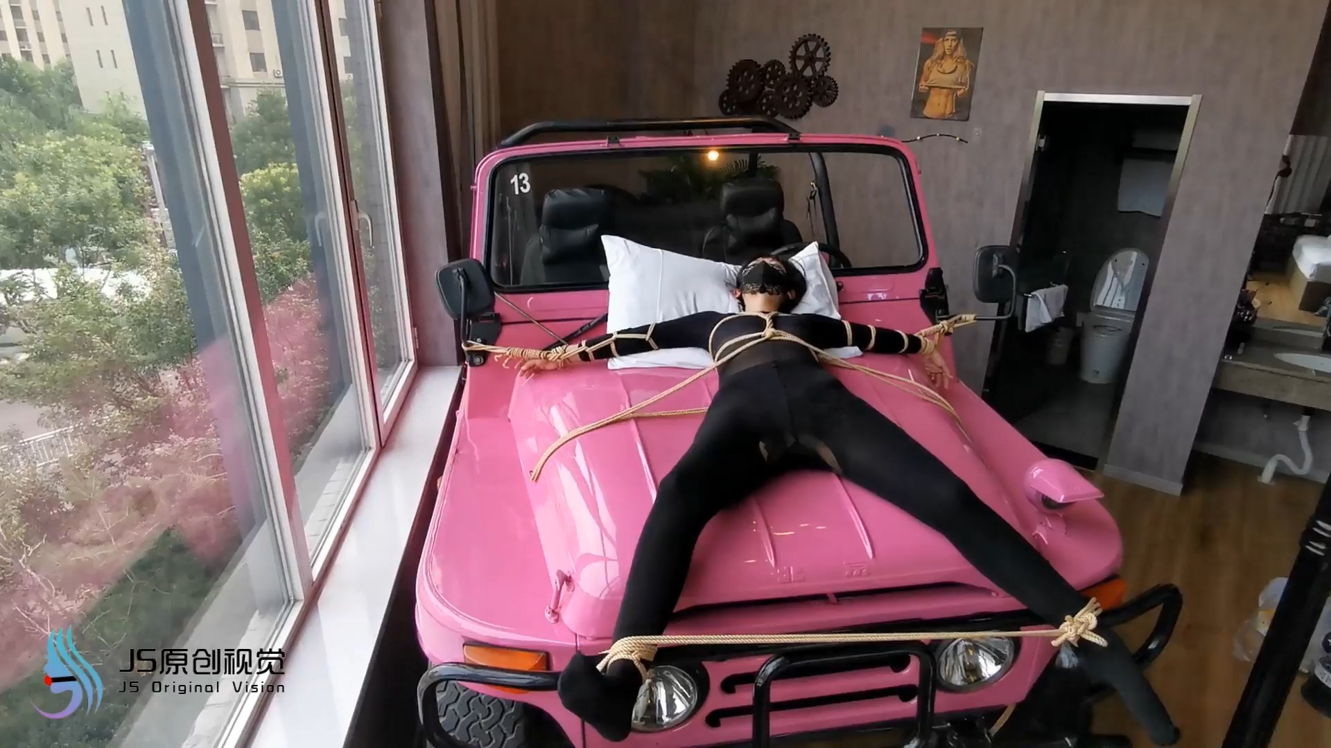 Truck bondage